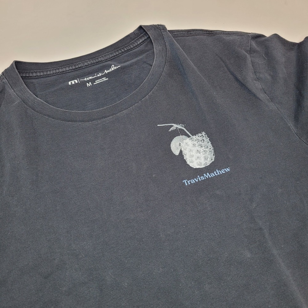 Travis Mathew T-Shirt Men's‎ M Black Pineapple Beach Graphic Short Sleeve
